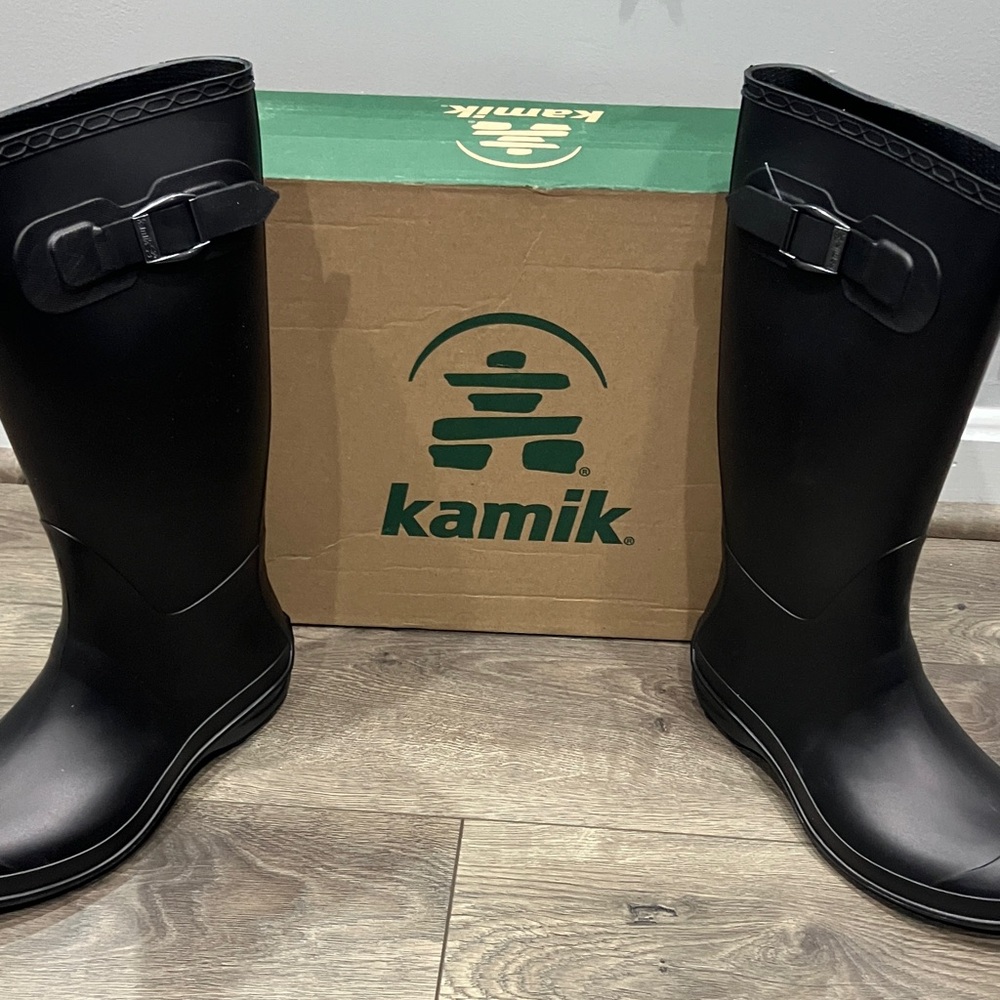 New in Box, Kamik Sleek Black Waterproof Boots, size 8 - Picture 2 of 11